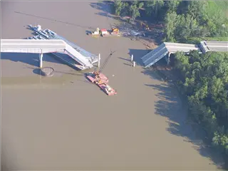 small_020531 i40 bridgeIMG_3391.webp